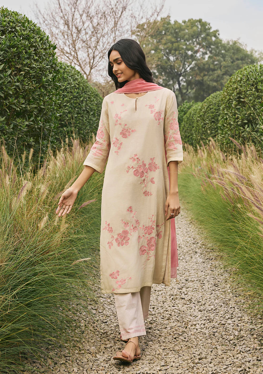 Ecru Floral Applique Kurta Set