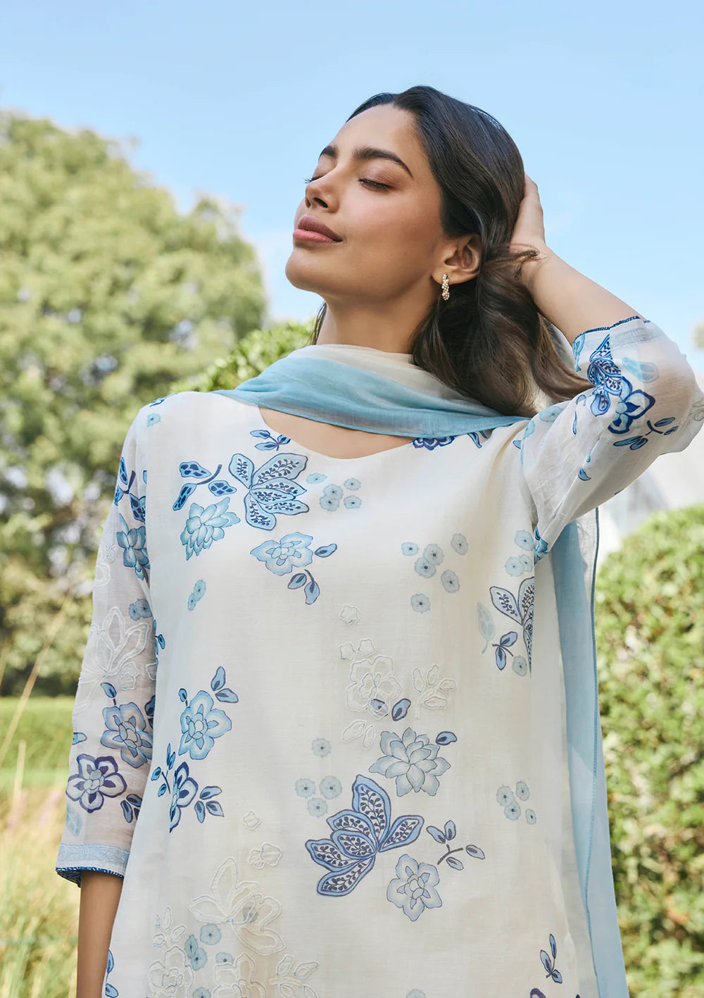 Pearl Applique Embroidered Kurta Set