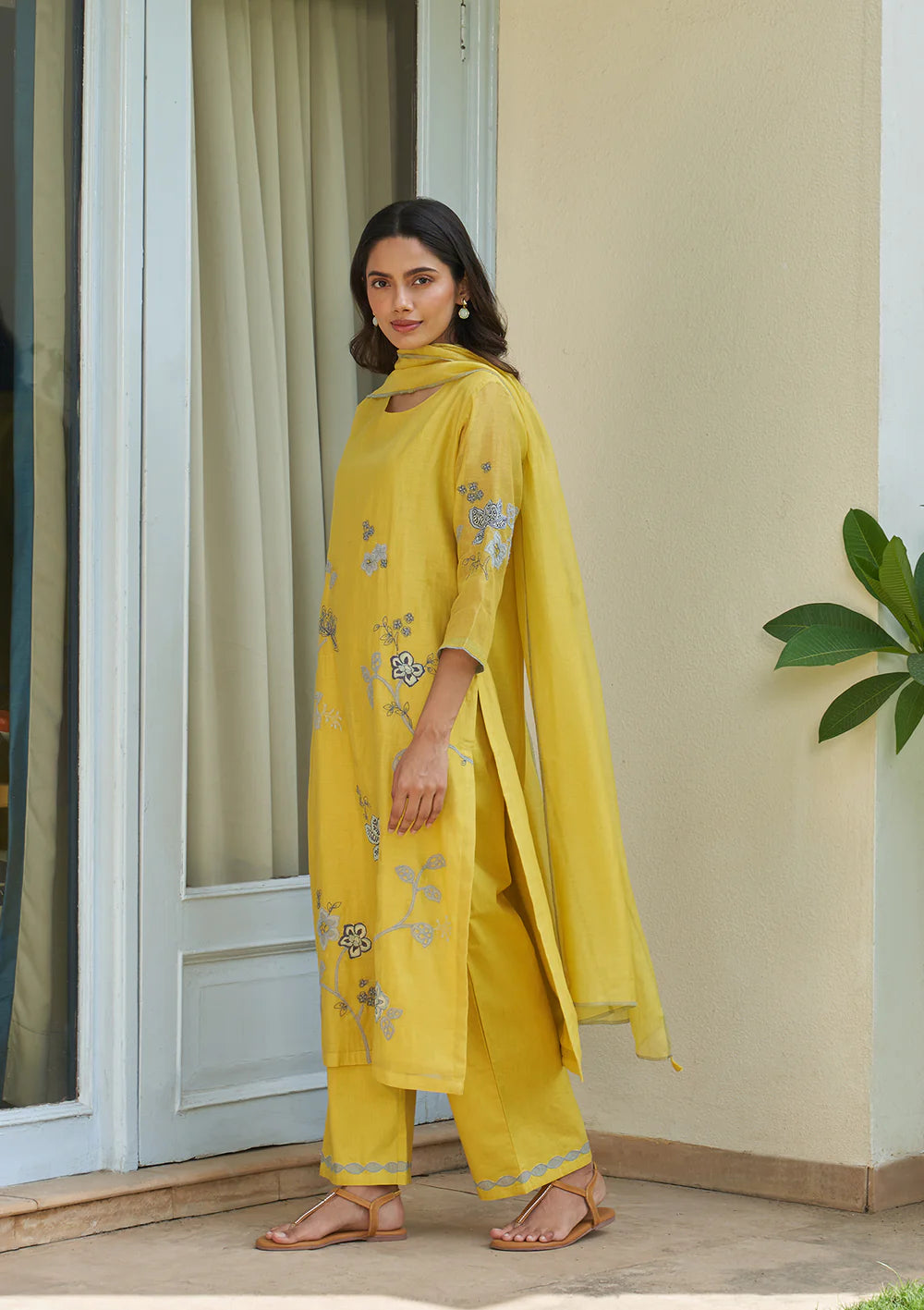 Daffodil Applique Embroidered Kurta Set